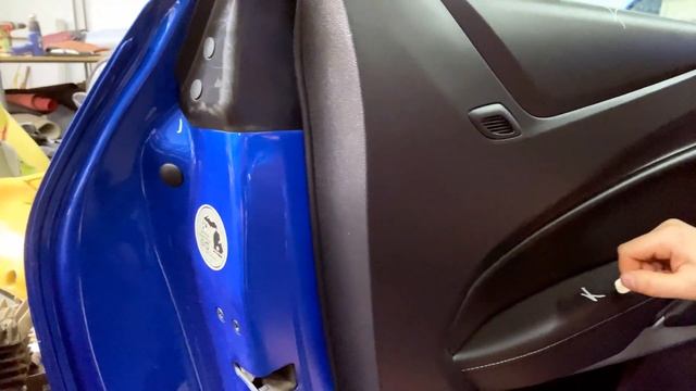 ПЕРЕШИВ САЛОНА CAMARO! Делаем ПАНАМЕРА Стиль! Выкидываем ТРЯПКУ! смотреть онлайн