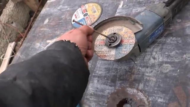 Зажало диск на болгарке, как открутить смотреть онлайн
