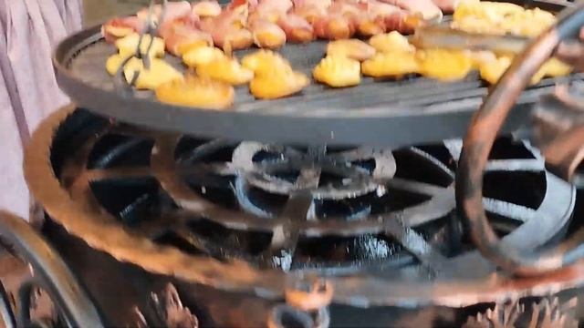 Краков,  апрель 2023г. Где остановились и где можно перекусить .