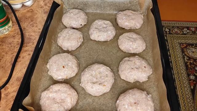 Котлеты в духовке с яйцом и сыром. смотреть онлайн