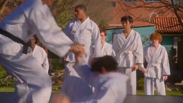 все удаленные боевые сцены из кобра кай #1 смотреть онлайн