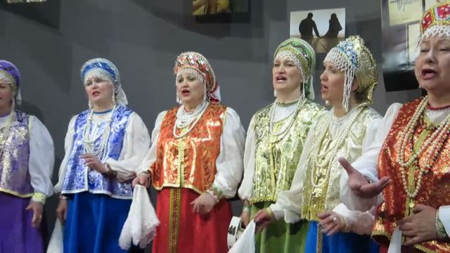 Ансамбль МАЛИНОВЫЙ ЗВОН Конь вороной смотреть онлайн