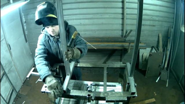 Как сделать брусья напольные с площадкой для отжиманий на ладонях #32 смотреть онлайн