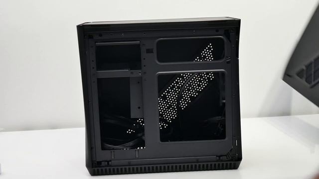 New Fractal Design Era ITX PC Case Review - NEW MINI-ITX with liquid cooling support! смотреть онлайн