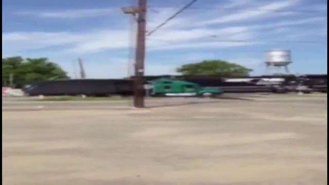 Очередной сбитый грузовик смотреть онлайн