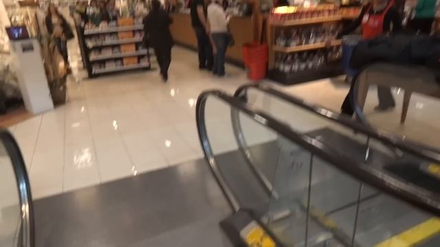 Schindler Escalators at Former Century 21 Stores in Westbury, NY смотреть онлайн