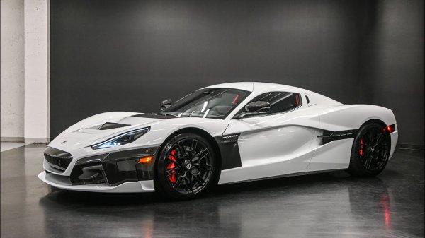 2022 Rimac Nevera Exclusive. Электрический гиперкар.