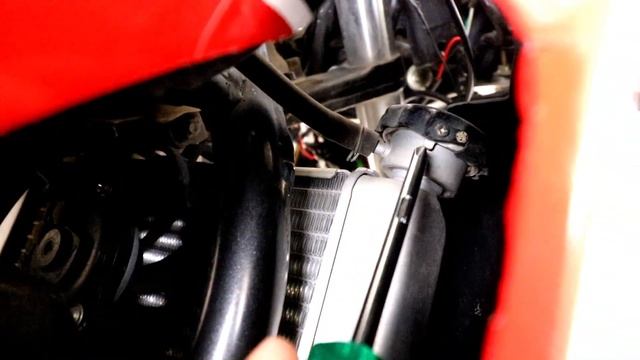 Coolant Flush And Change In Honda Cbr 250r смотреть онлайн