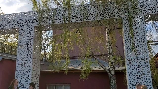 Сад Эрмитаж и прогулка по Москве. смотреть онлайн