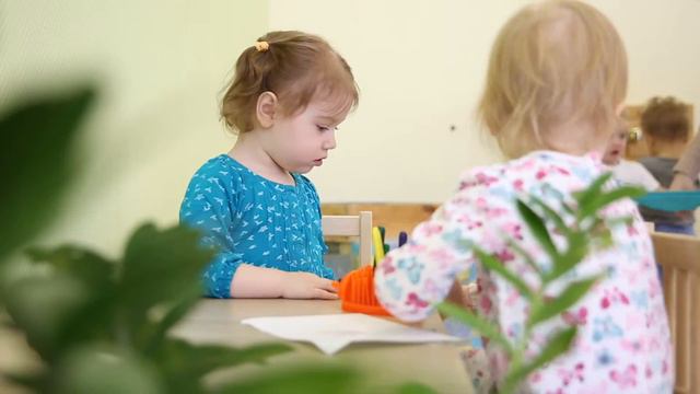 МАЛЫШИ ЗА РАБОТОЙ смотреть онлайн