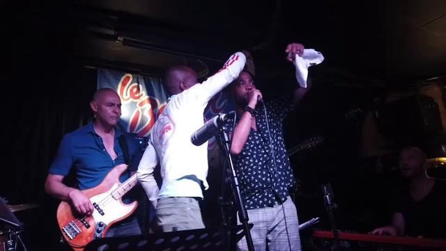 Ludovic Louis & Friends au Baiser Salé смотреть онлайн