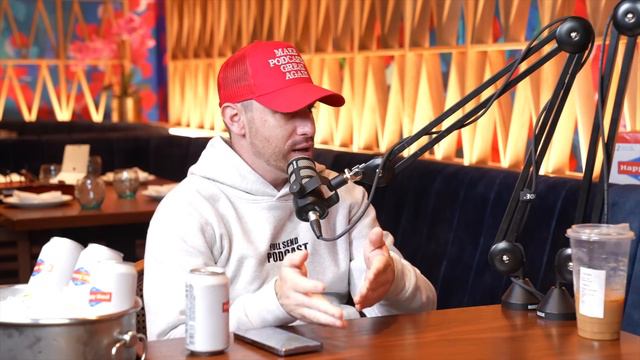 David Portnoy On His BEEF With Bob Menery! смотреть онлайн