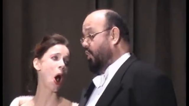 Vera Trifanova Schenkt Man Sich Rosen in Tirol coloratura soprano