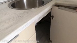 Угловая кухня с газовым котлом. Дизайн кухни 12 кв м с радиусными фасадами