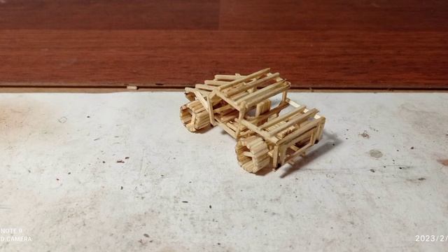 Первая спичечная поделка