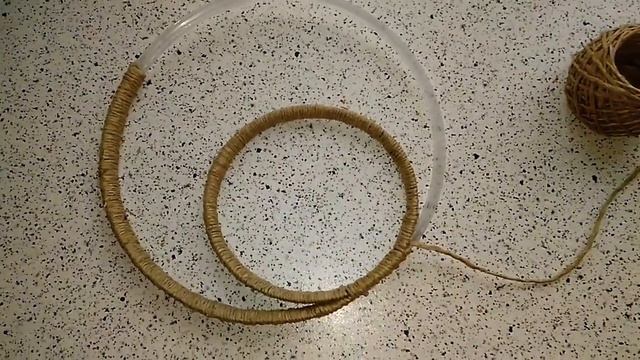 Панно на стену. из пластиковых крышек смотреть онлайн