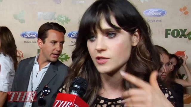 Zooey Deschanel Talks 'New Girl' Theme Song смотреть онлайн