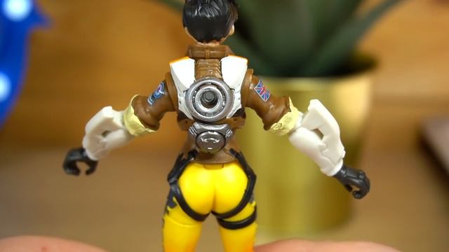 ЭТО УЖЕ НЕ ИГРУШКИ В ДЕТСКОМ МИРЕ - ТАМ ТАКИЕ коллекционные фигурки по Overwatch Трейсер Овервотч смотреть онлайн