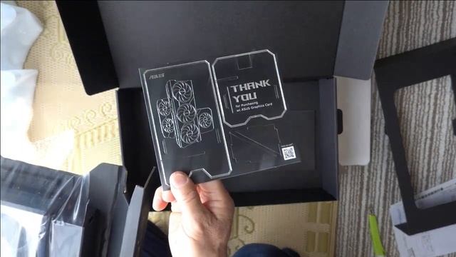 ASUS DUAL-RTX4070-O12G　購入しました。