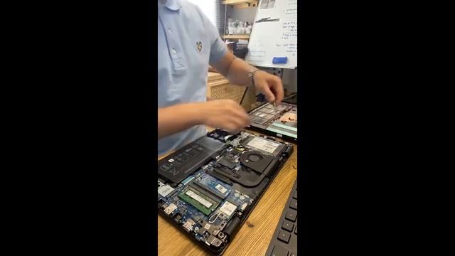 замена ssd на ноутбуке Dell 3490 смотреть онлайн