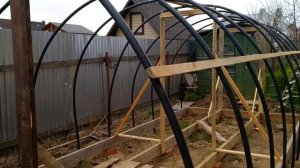 Как построить Теплицу-Парник из АгроВолокна и ПНД трубы
