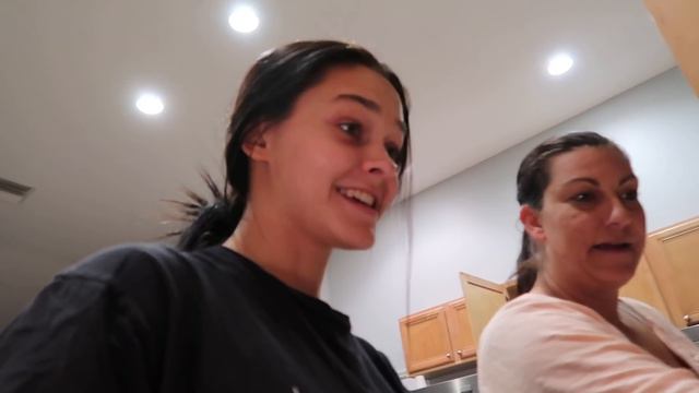 ORTHOPEDICS DOCTOR APPOINTMENT! GETTING A CAST? EMMA AND ELLIE смотреть онлайн