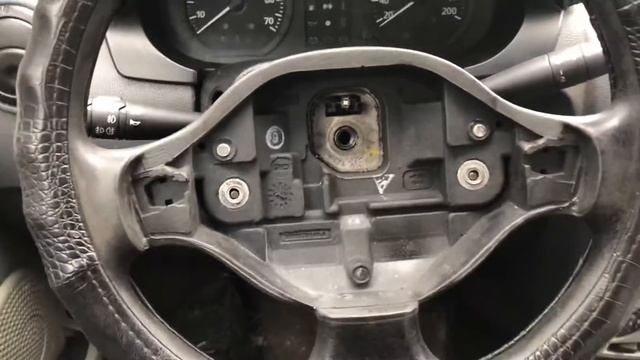 Как снять руль на Renault Logan