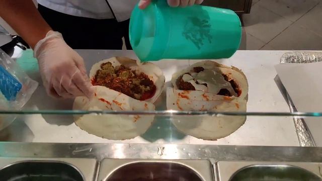 Dubai Local Food/ Must try Middle Eastern, cheap and budget friendly food in Dubai смотреть онлайн