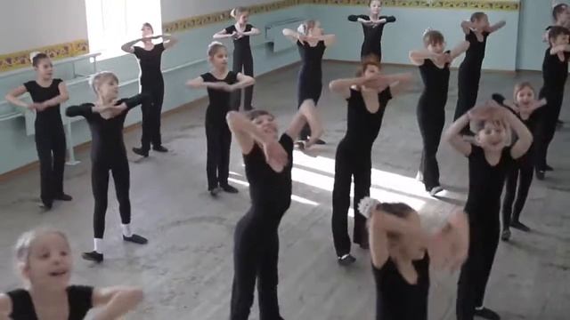 Танцевальный коллектив "Ягодка" смотреть онлайн