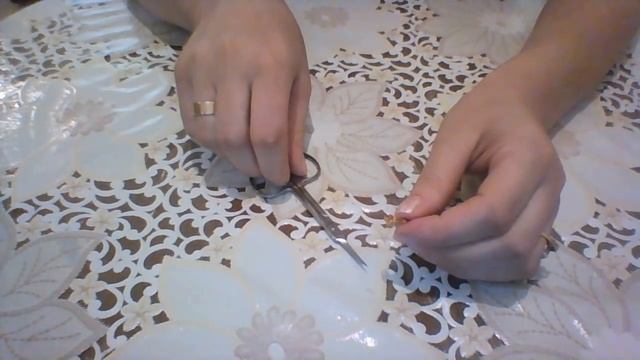 Як зняти медичні сережки гвоздики у дитини смотреть онлайн