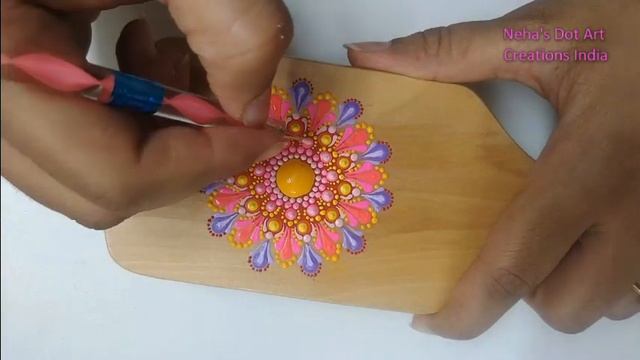 Easy DIY Dotart on hair brush- Neha's Dot Art Creation.Convert boring hairbrush into a piece of art смотреть онлайн