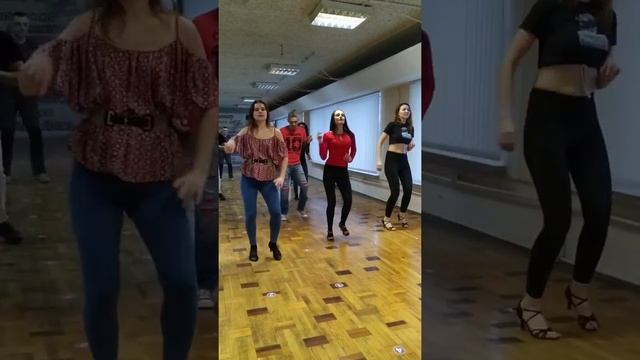 BACHATA SOLO | БАЧАТА СОЛО | Фрагмент урока смотреть онлайн