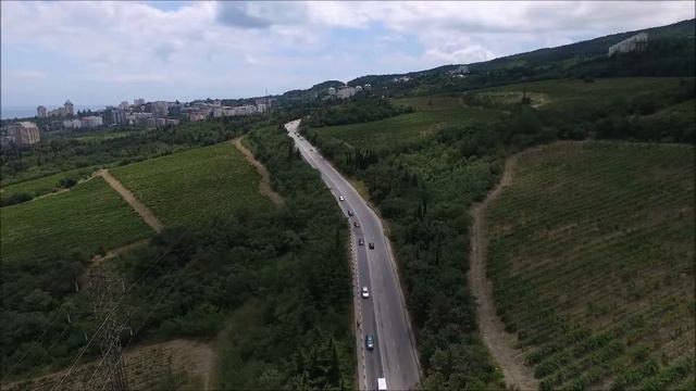 Полет на DJI Phantom над окрестностями Ялты 2018 смотреть онлайн