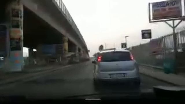 Incidente vicino l'auchan di giugliano смотреть онлайн