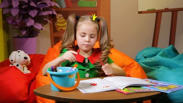 Поиграйка с Царевной - Смотрим новые раскраски с Царевной - Обучающее видео смотреть онлайн