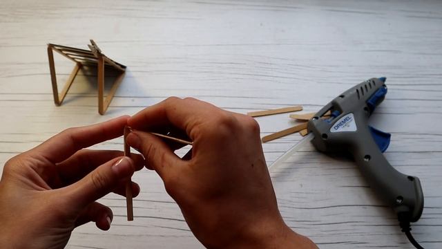 Подставка на рабочий стол (для серёжек и картинок) смотреть онлайн
