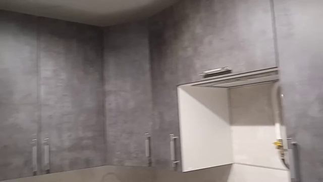 Кухня с глянцевой столешницей. Стиралка, СВЧ и котел на кухне. Ярославль, бахвалова 9б. mebeelek смотреть онлайн