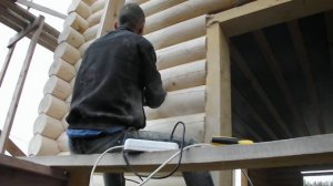 Шлифовка и покраска дома из бревна