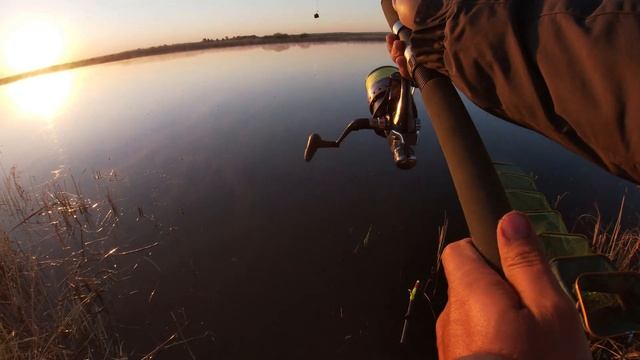 Рыбалка. Ириклинское водохранилище. В поисках весеннего леща на фидер. 2021 смотреть онлайн