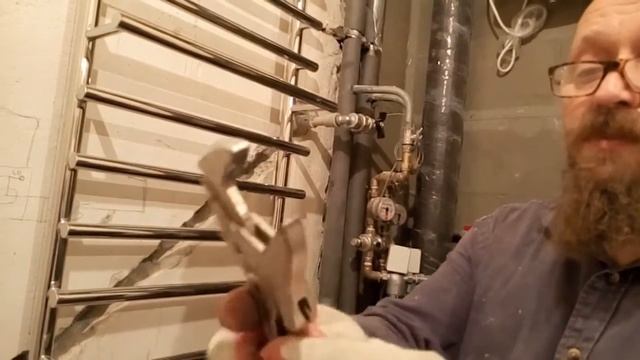 Запуск полотесушителя KNIPEXом , ПОЕХАЛИ смотреть онлайн