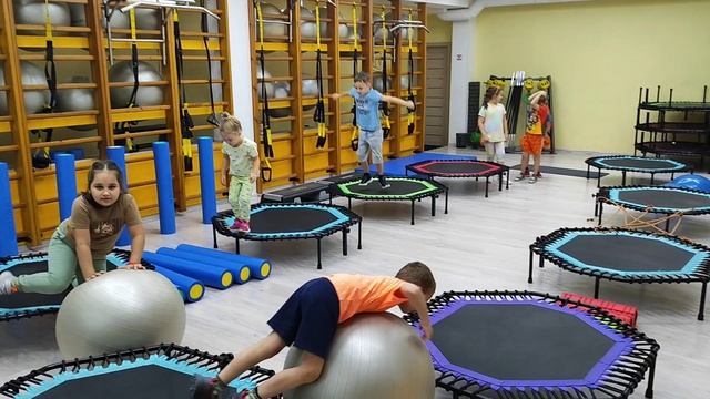 джампинг малыши