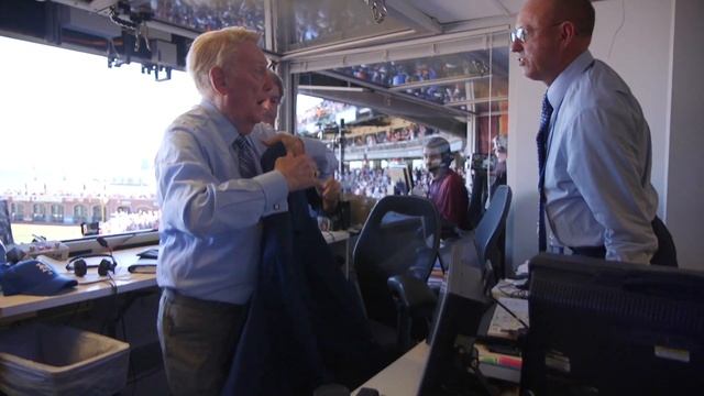 Inside Booth For Dodgers' Broadcaster Vin Scully's Final Call And Exit смотреть онлайн