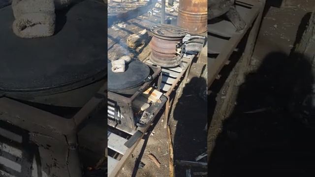 борщик в чугунке на костре смотреть онлайн
