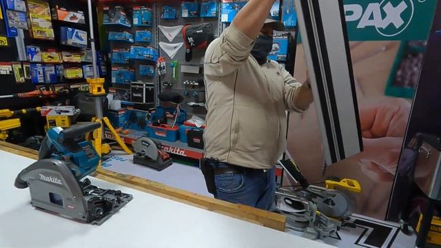Sierra de Incisión 40v SP001GZ Makita смотреть онлайн