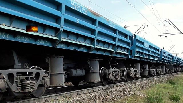 ВЛ80Т-1396 с грузовым поездом смотреть онлайн