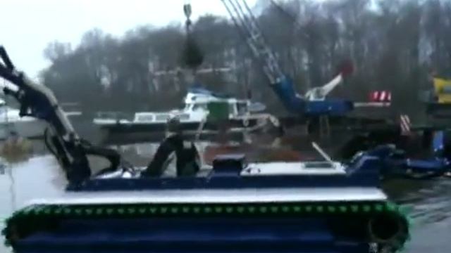 Катер-амфибия для уборки растений на мелководье BERKY 6480 смотреть онлайн