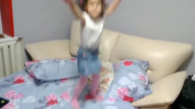 Вот как надо танцевать под хаус.... .mp4 смотреть онлайн