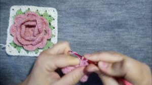 Бабушкин квадрат с объёмной розой