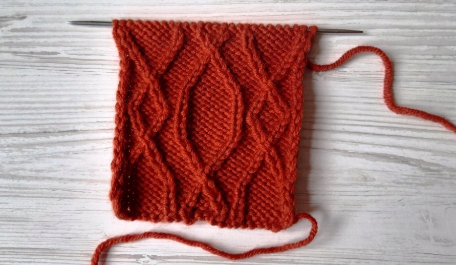 Узор спицами с перемещением петель РОМБЫ на лицевой глади смотреть онлайн