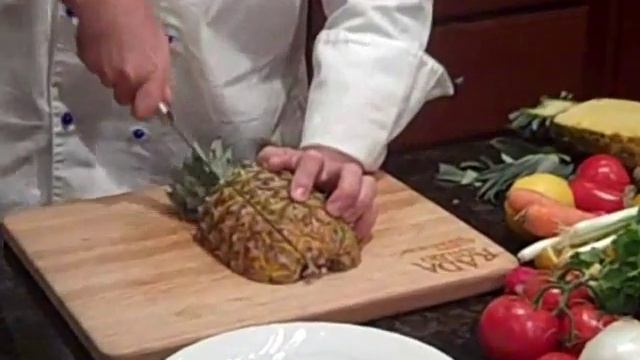 How To Cut A Pineapple (Video) | RadaCutlery.com смотреть онлайн